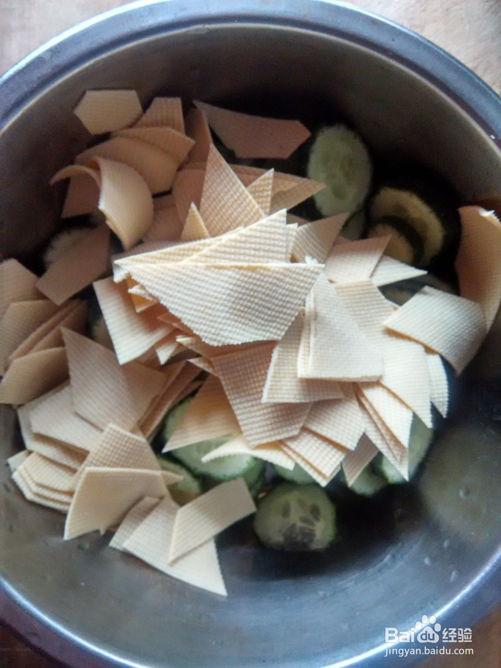 蚝油拌黄瓜片干豆腐片