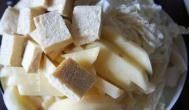 白菜炖冻豆腐的做法步骤，三分钟包你学会！