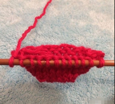 红毛线灰色毛线是怎么钩袜子的