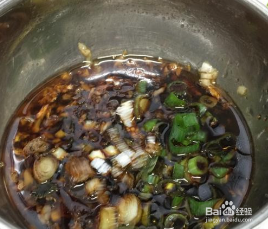 怎么做一道美味的可口酱汁凉拌茄子？