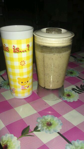 请问火龙果能和什么一起榨汁喝