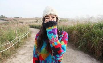 网络上与美女聊天,怎么才能够得到美女的信任