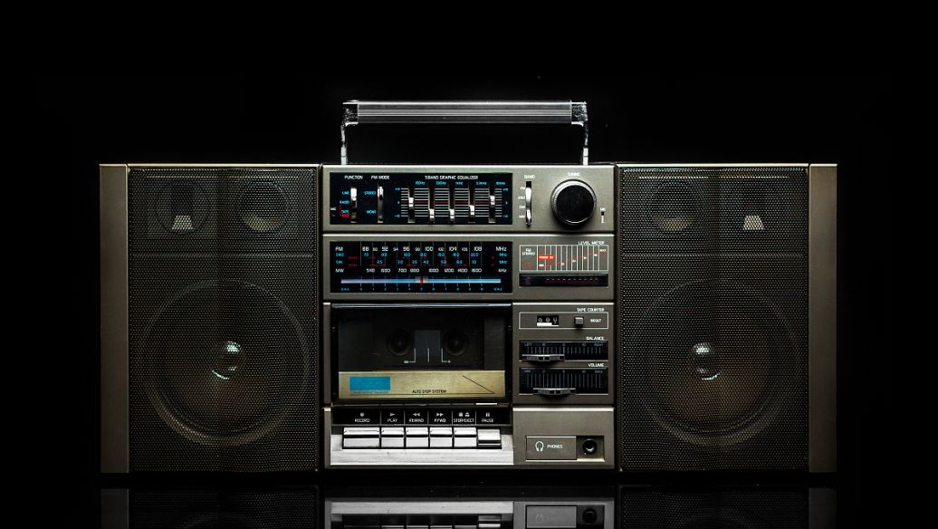 打碟机没有音响是不是用不了