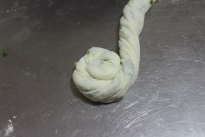 简单快手的美味葱油饼