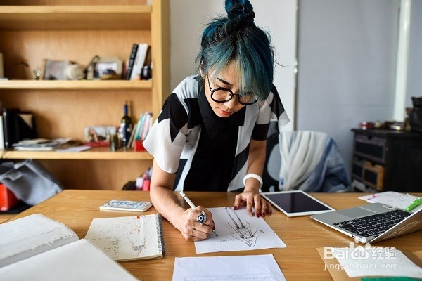 职场女性如何更好地服务客户