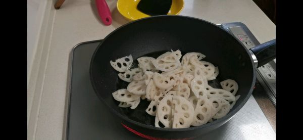 糖醋藕片炒木耳