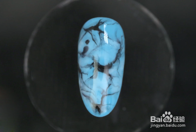 怎样做古香古色的蓝色晕染石纹美甲？