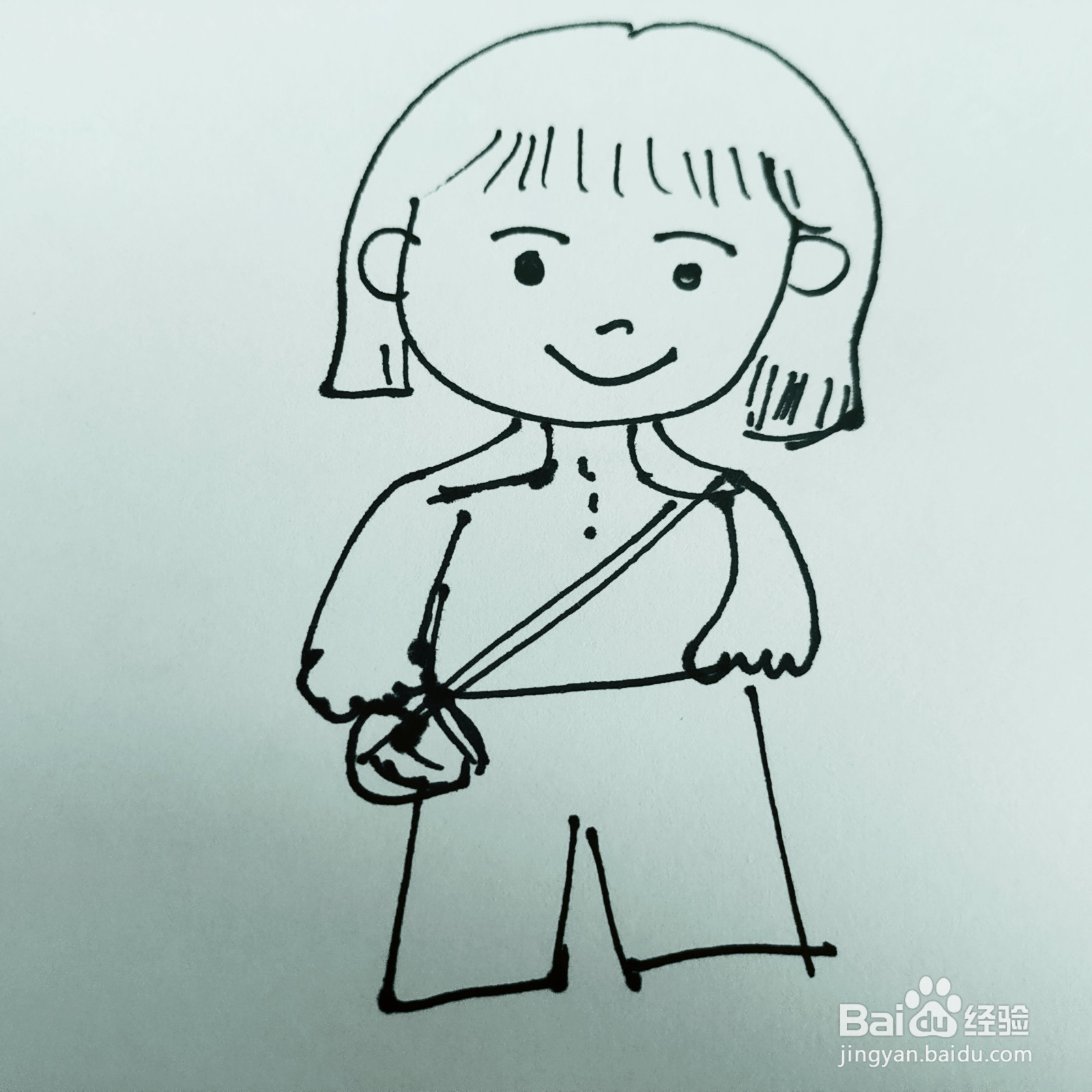 如何来画一位背着红包拿着帽子的卡通女孩呢?