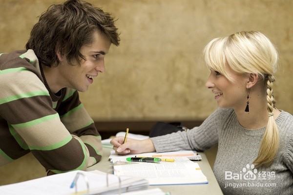 大学生如何积极追求自己喜欢的女生