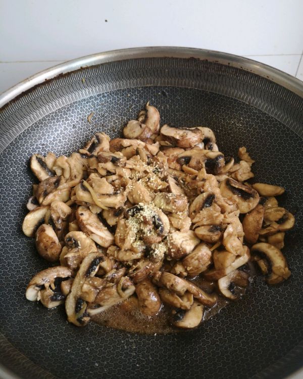 黑椒蒜香鸡肉蘑菇