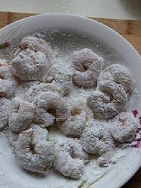 如何做出好吃的凤梨虾球