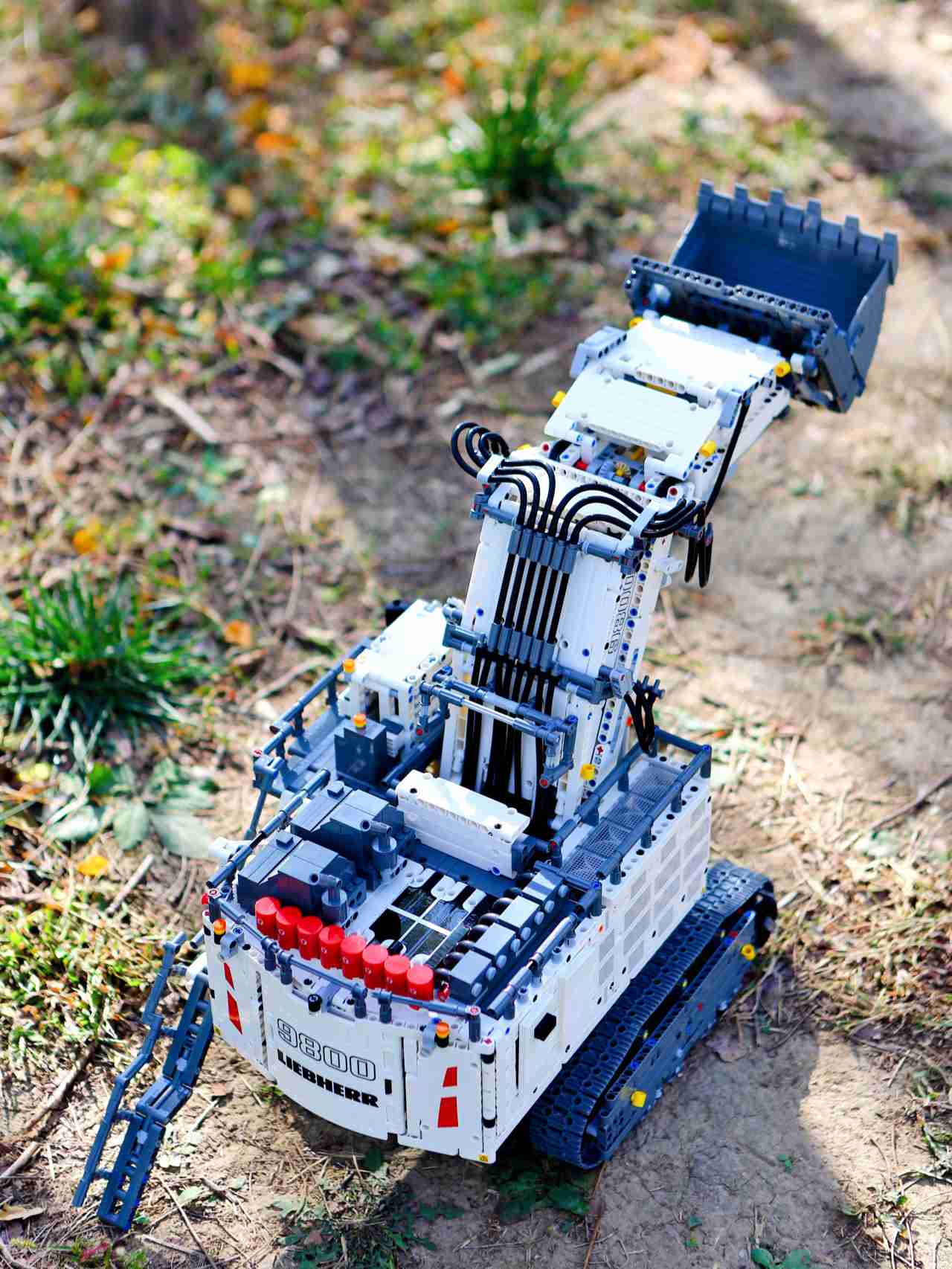 19年乐高旗舰级利勃海尔R9800挖掘机!完工!