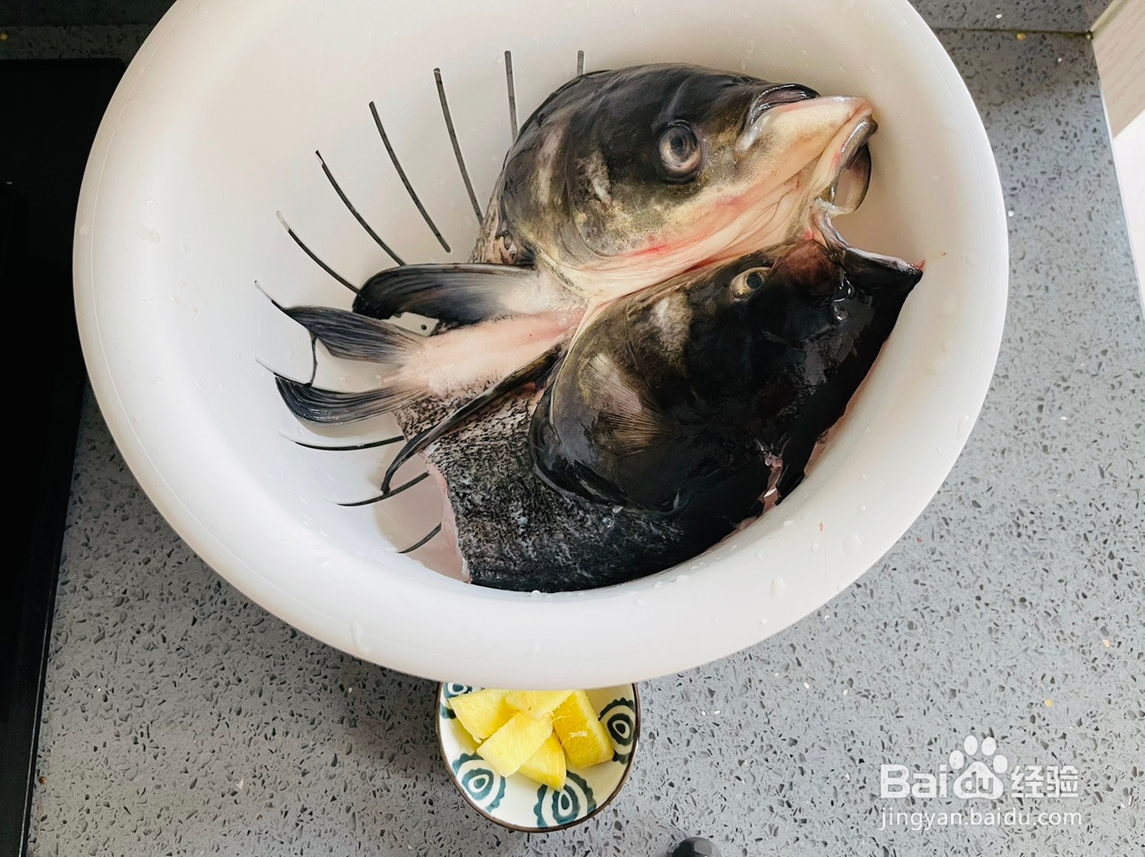 汤鲜味美的鱼头豆腐汤的做法