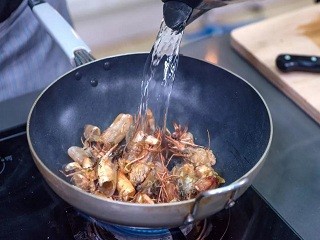 咖喱鲜虾粉丝煲怎么做?