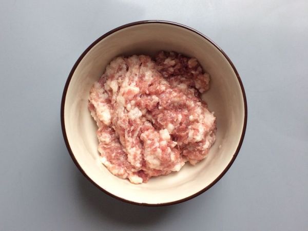 下饭神器：窝蛋榨菜蒸肉饼