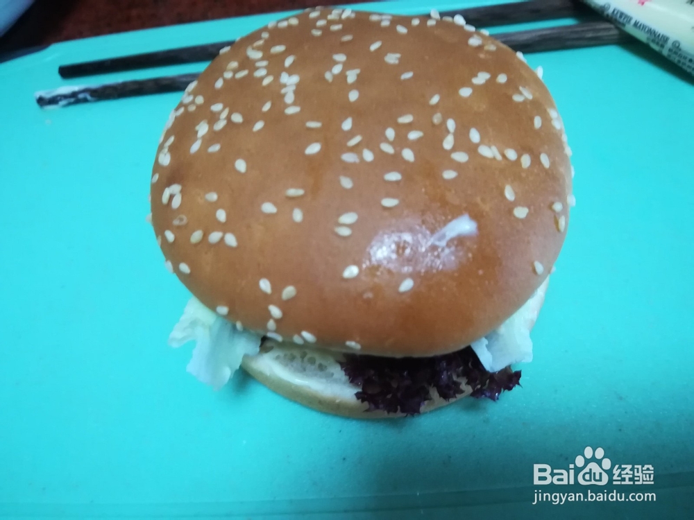 奥尔良烤鸡腿堡的做法