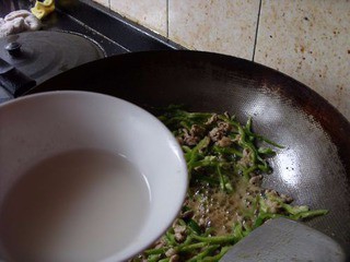 青椒炒肉的做法