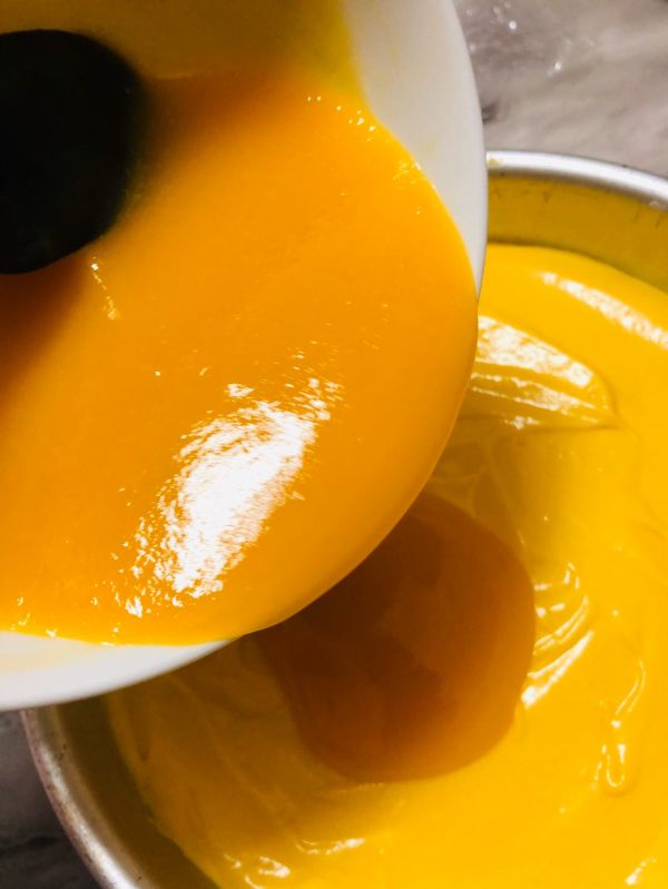 椰浆芒果慕斯蛋糕