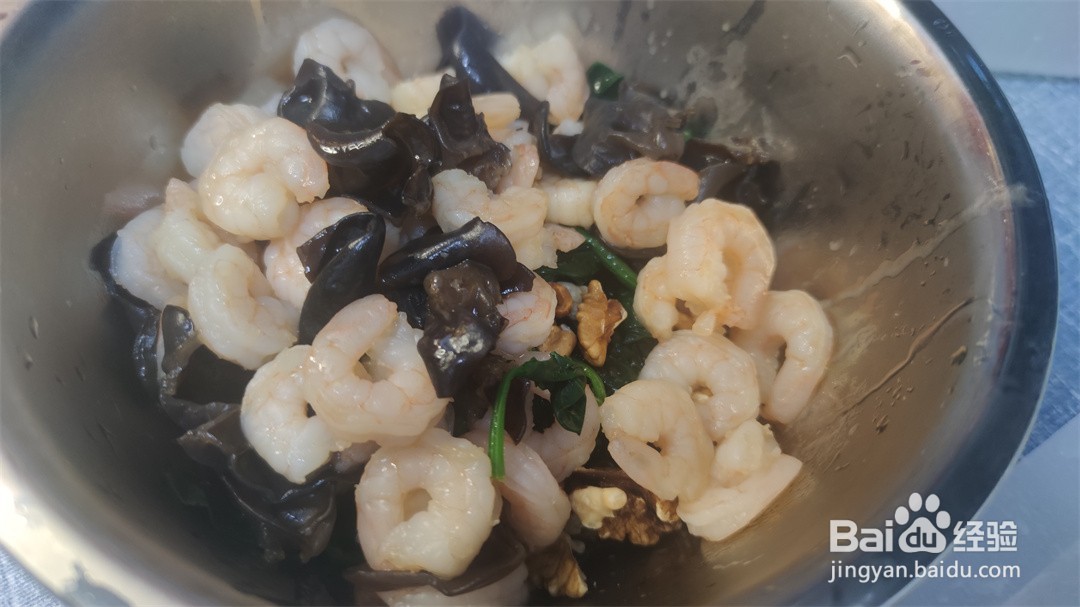 虾仁菠菜坚果沙拉