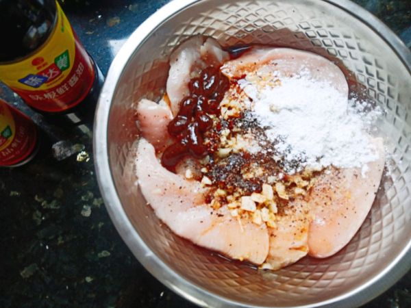 软嫩多汁煎鸡胸