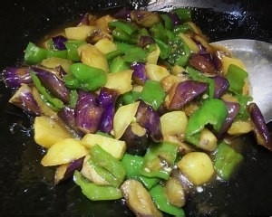 茄子炒土豆的做法