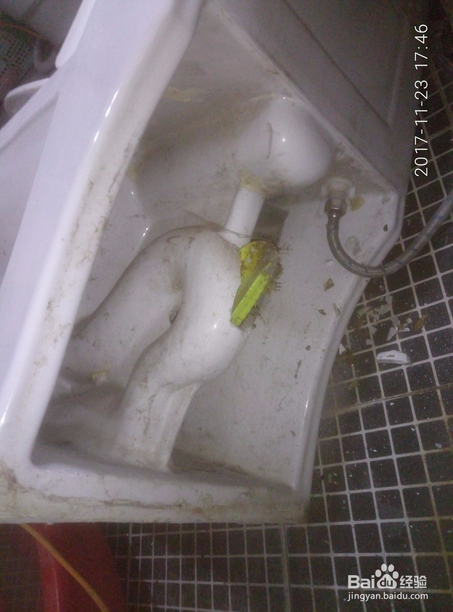 坐便器严重堵塞了，怎样才能轻易的疏通?