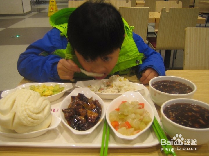 老年人和孩子怎样配餐