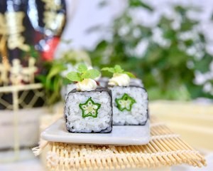 怎么做秋葵花寿司