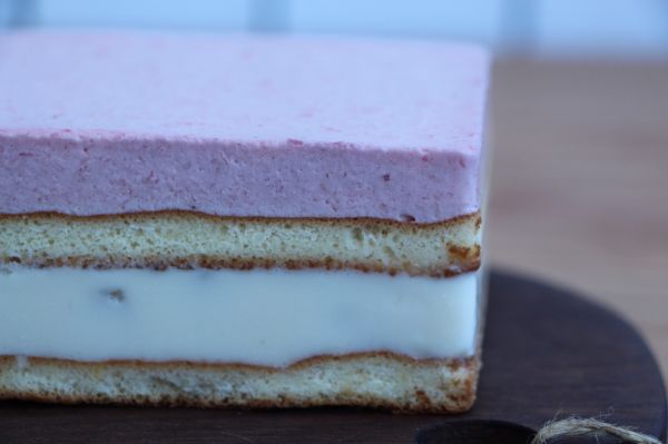 覆盆子荔枝蛋糕