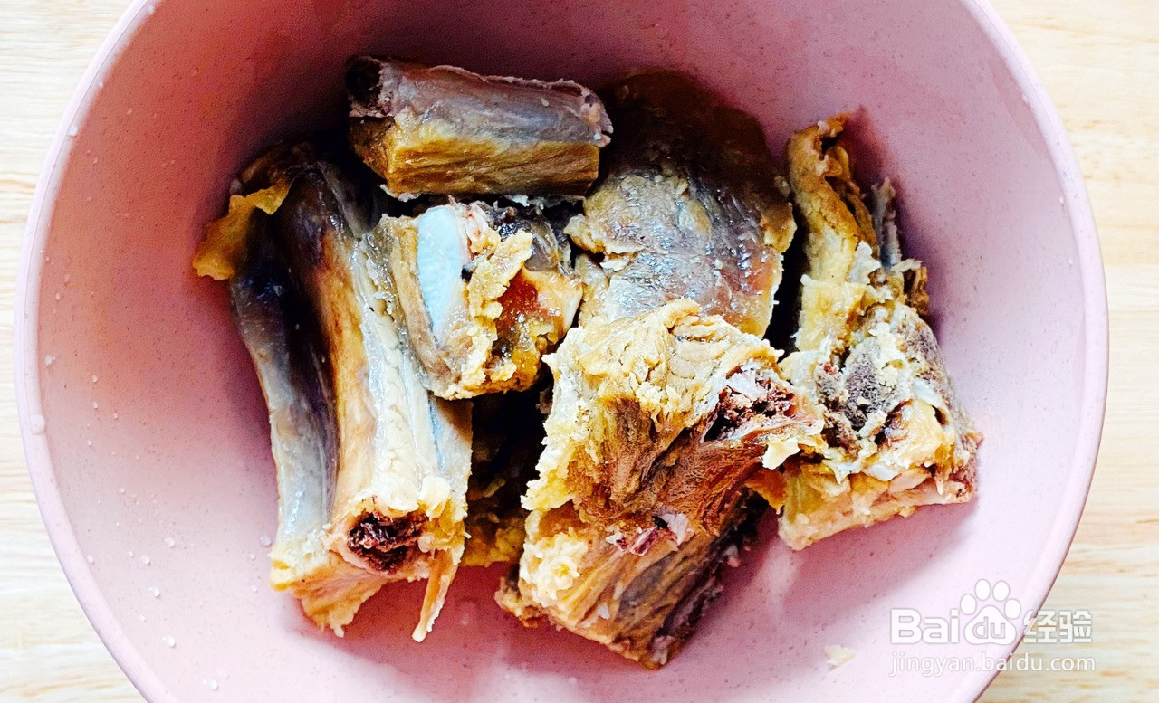 妈妈的味道腊排骨炖萝卜的做法