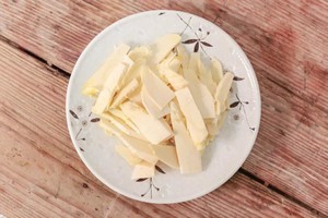 如何做出美味的冬笋炒腊肉？