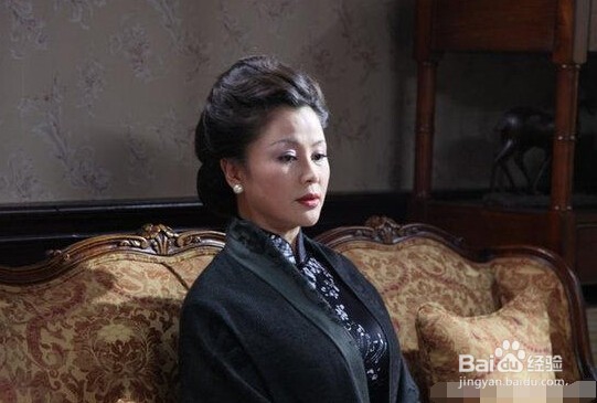 90年代红遍大江南北，两次遇到渣男，51岁仍单身