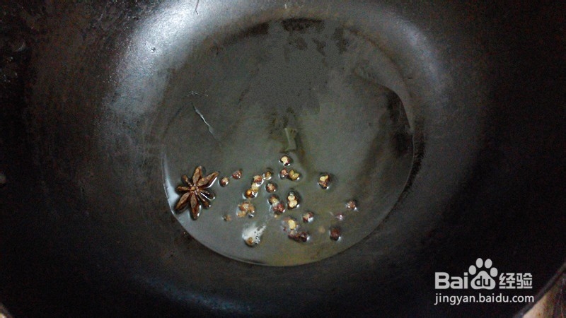 红烧土豆鸡块的做法。