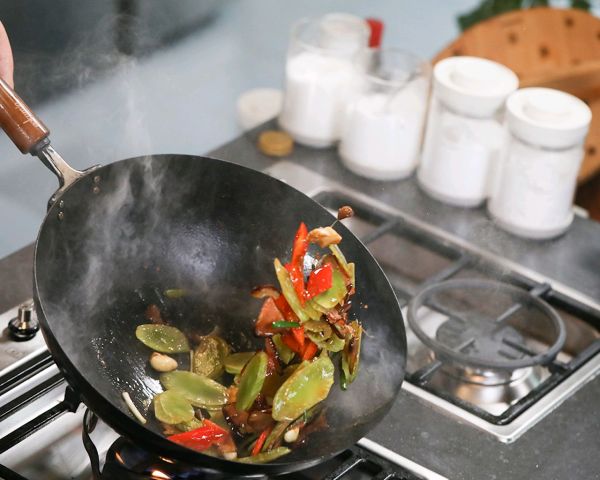 米饭实力派杀手青笋炒腊肉