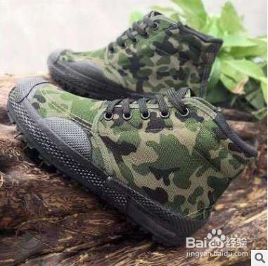 经常干活的农民应该穿什么样的鞋子比较好？