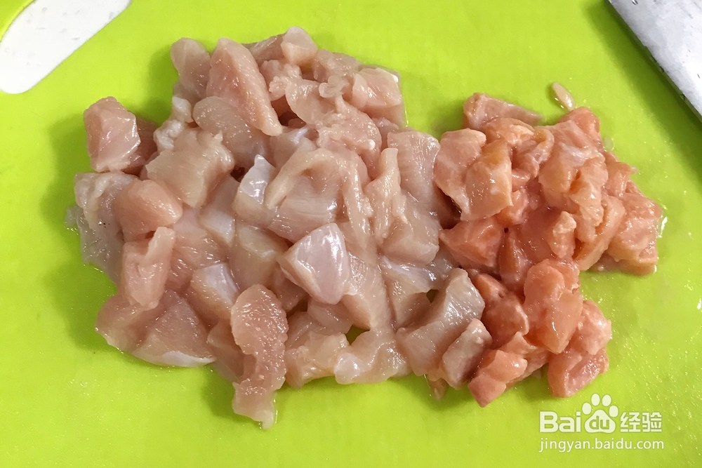 怎么做鸡胸肉三文鱼肠（宝宝辅食）？