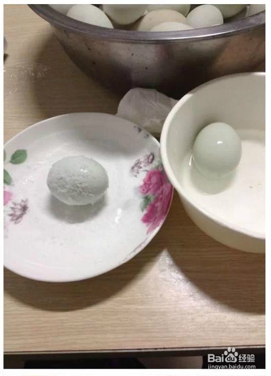 如何快速腌制出油咸鸭蛋