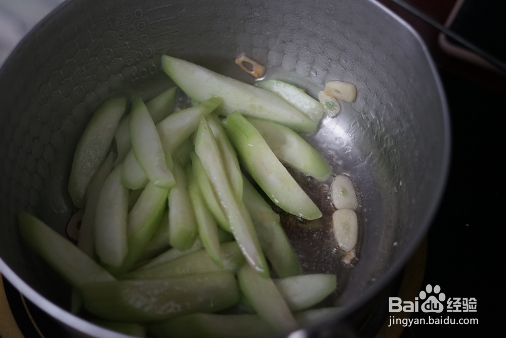 易上手的丝瓜干贝豆芽汤
