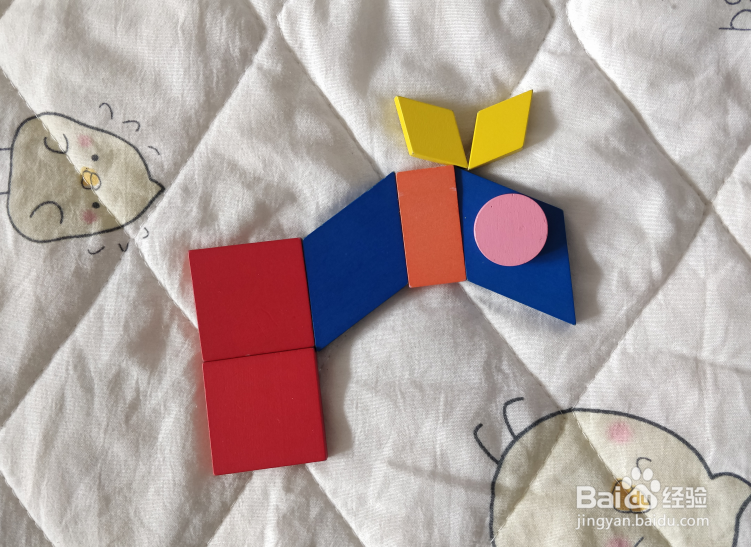 用几何形状怎么拼一匹小马驹？