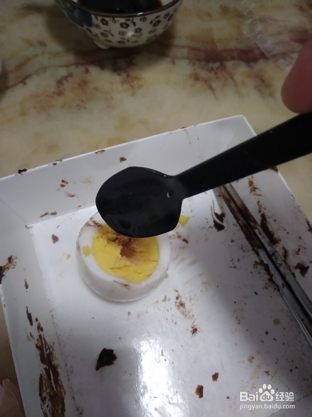 煮鸡蛋蘸酱油