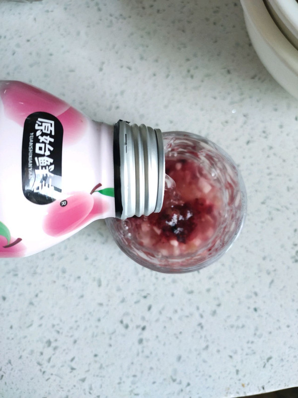 少女心莓桃多多气泡饮