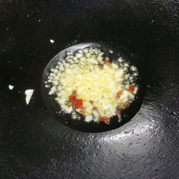 家常炝炒油麦菜