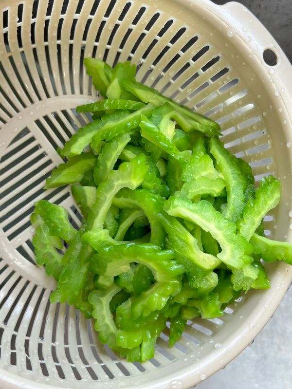 五花肉豆豉炒苦瓜