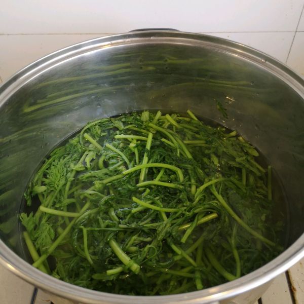 香辣豆乳拌茼蒿