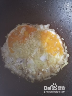在家制作美味的鸡肉烤冷面