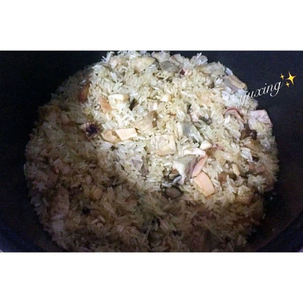 香芋海鲜糯米饭