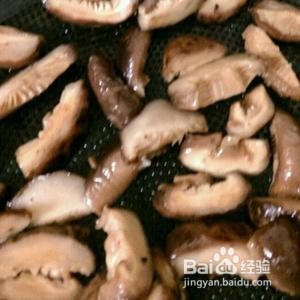 如何制作好吃又美味的冬菇焖排骨