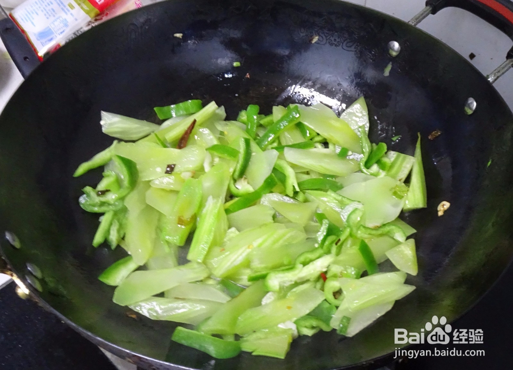 美食-------青椒炒莴苣