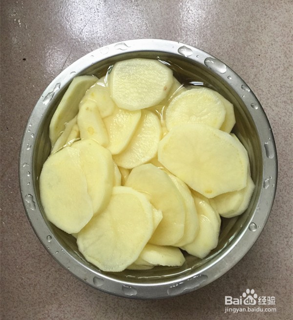 如何制作土豆回锅肉