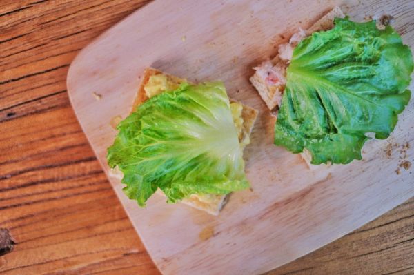 咸蛋黄酸梅鳕鱼三明治